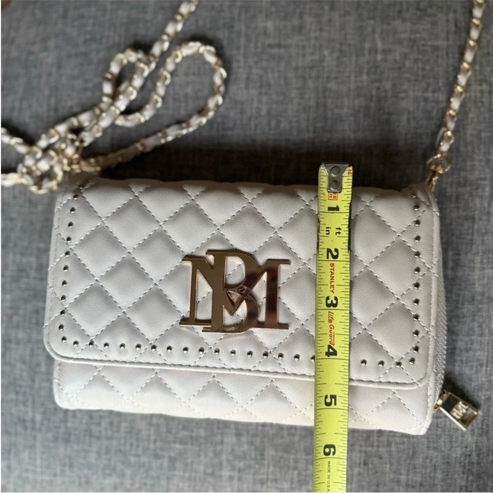 Elegant Badgley Mischka White Quilted Bag
